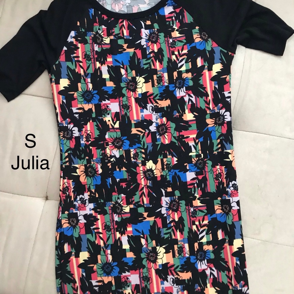 Bnwot S floral dress (lularoe Julia)